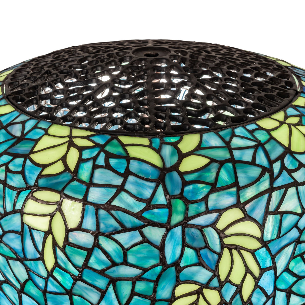Close-up of the lattice top of the Tiffany Wisteria Shade.