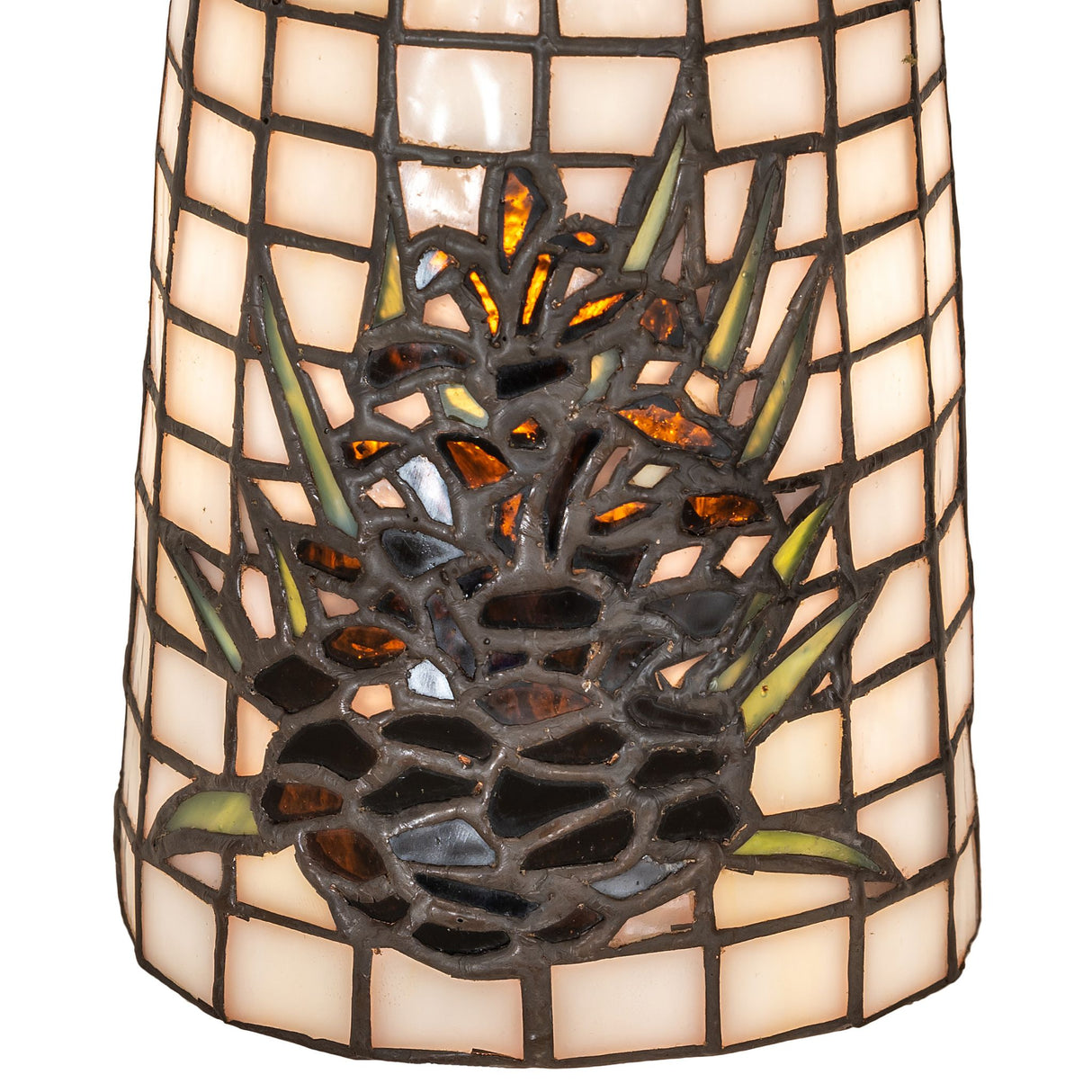 Closeup detail of the Pine Barons shade showcasing its finely crafted materials.